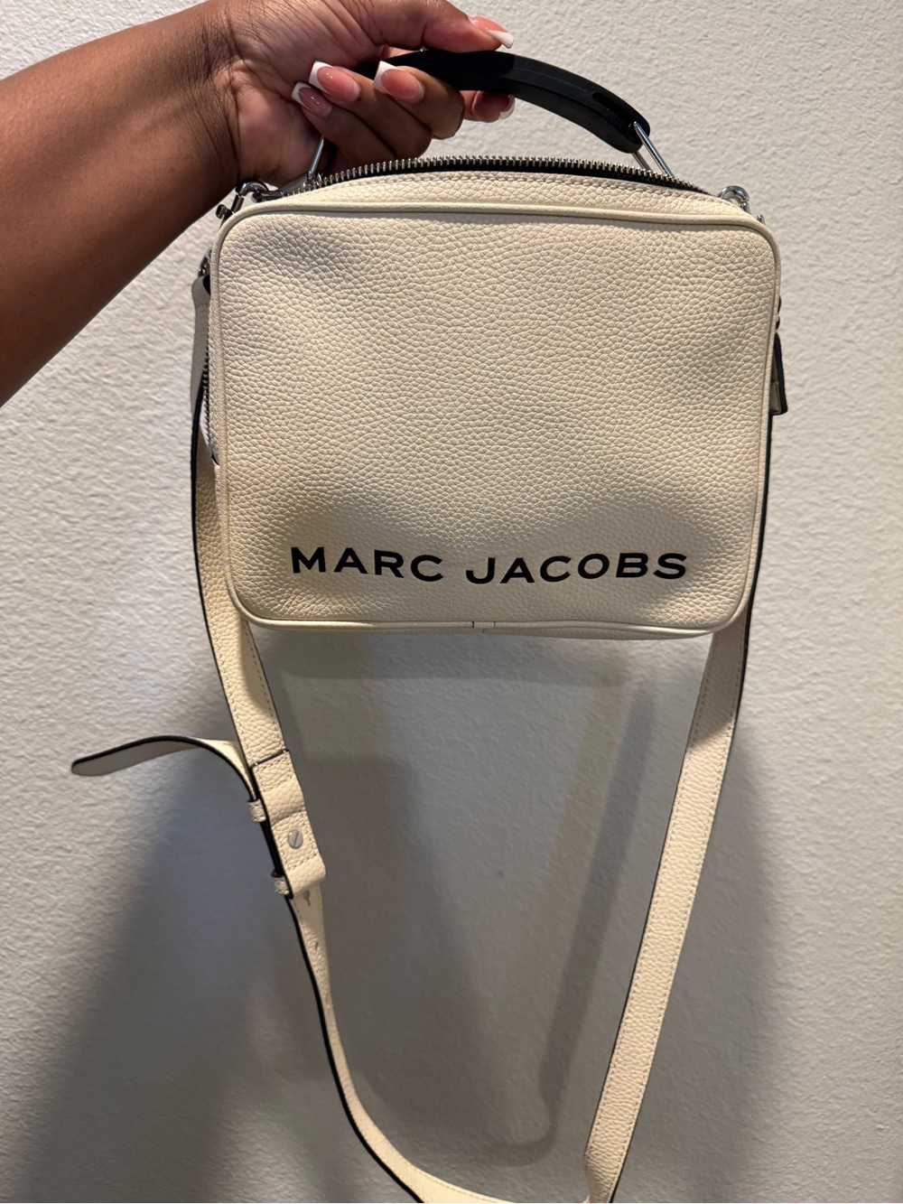 Marc Jacobs Cream Pebbled Leather Messenger Bag with Black Logo
